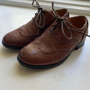 Boys brown dress shoes like new